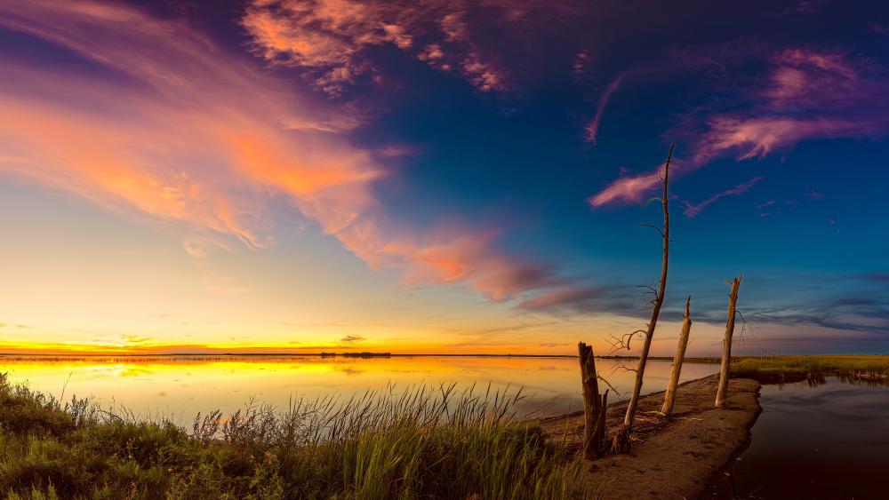 Serenity at Sunset on a Tranquil Lake wallpaper