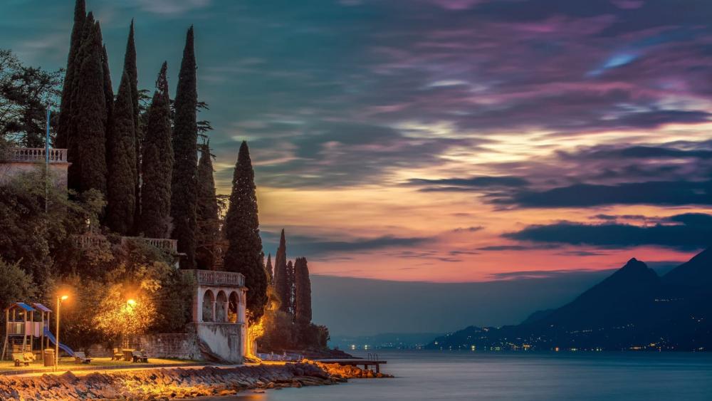 Serenity at Lake Garda Evening wallpaper