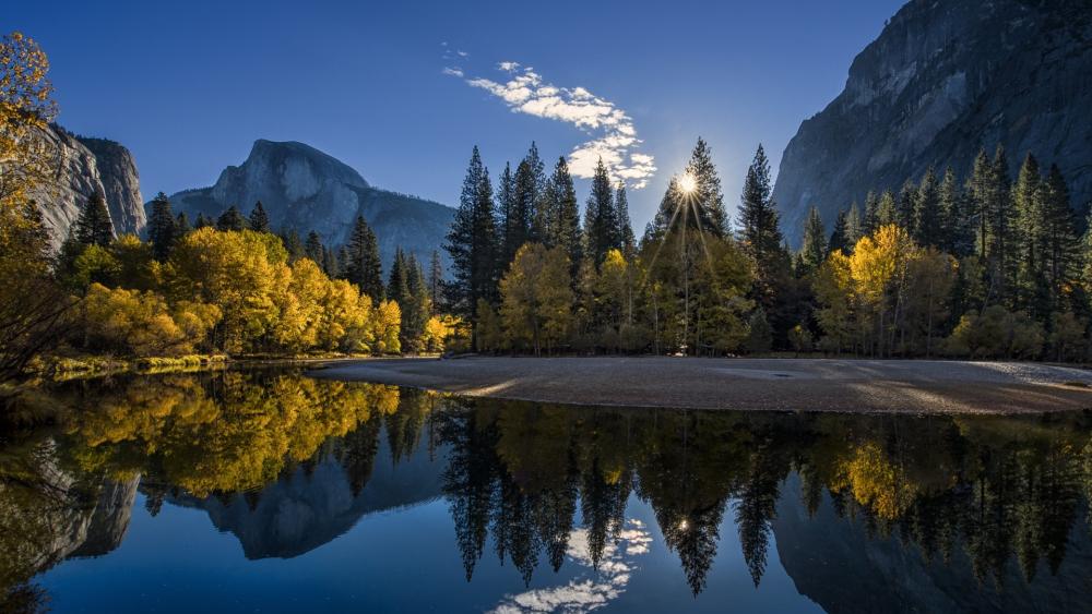 Autumn Splendor in Yosemite Valley wallpaper