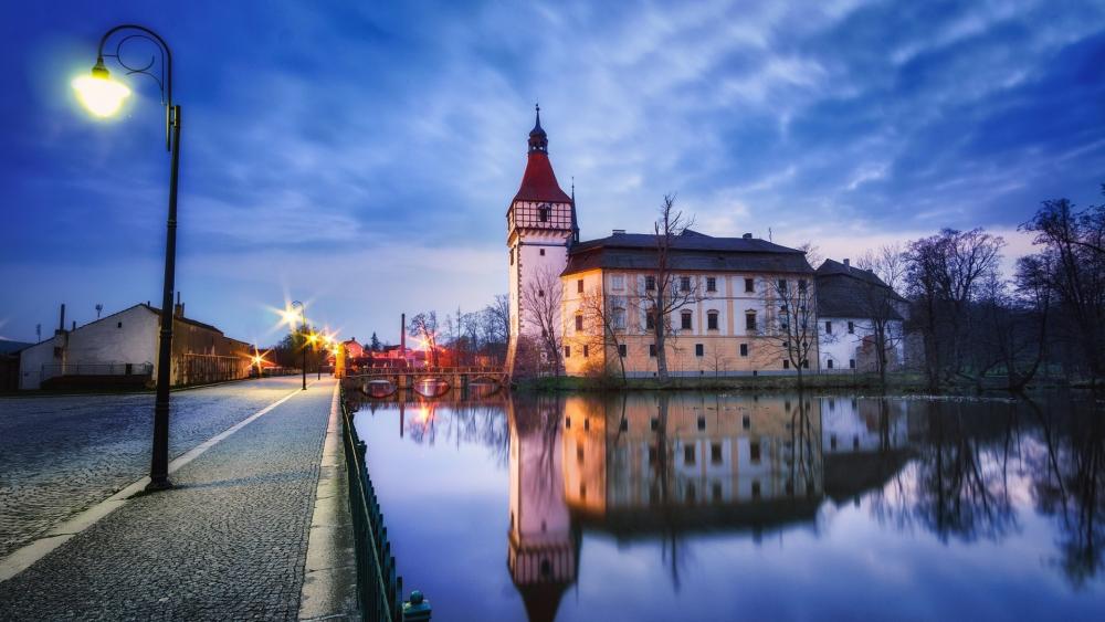 Castle Blatná at Dusk in Reflection wallpaper