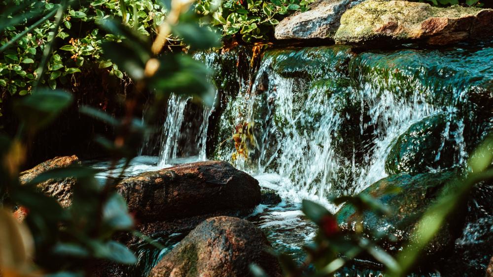 Serene 4k Waterfall in Nature wallpaper