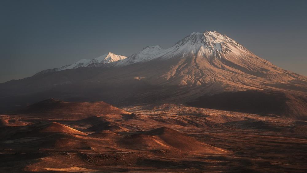 Striking Beauty of Hasan Dağı at Dawn wallpaper