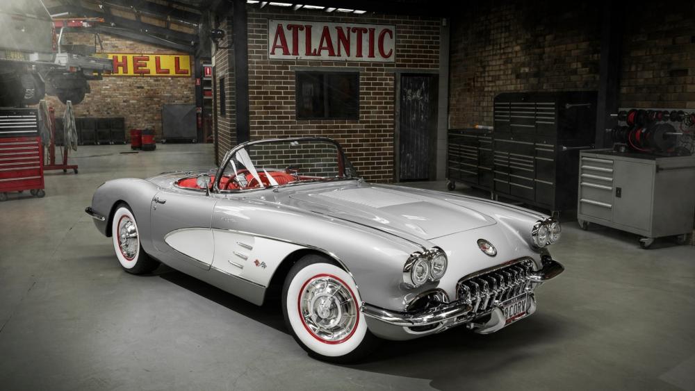 Vintage Chevrolet Corvette in Garage wallpaper