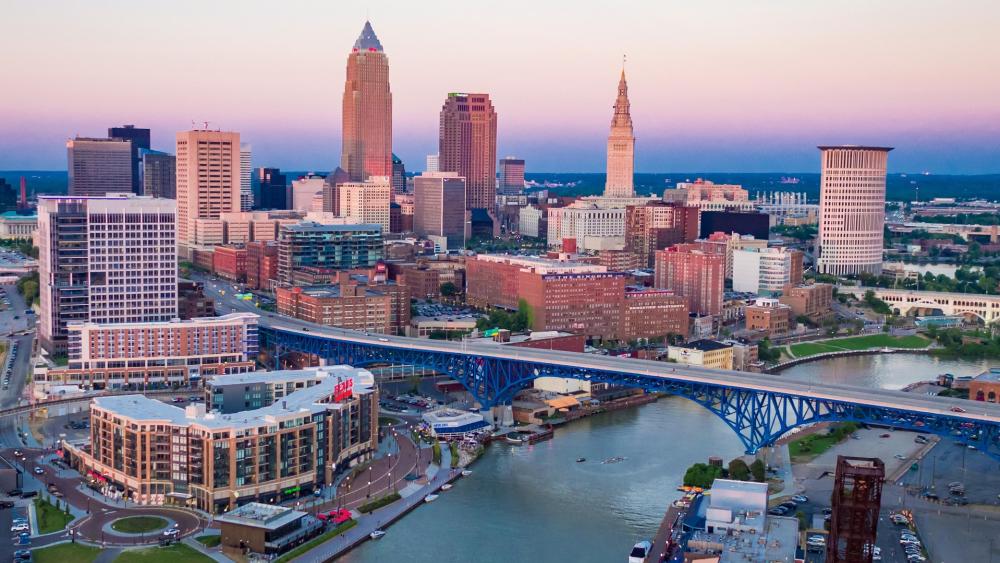 Cleveland Skyline and Main Avenue Viaduct wallpaper