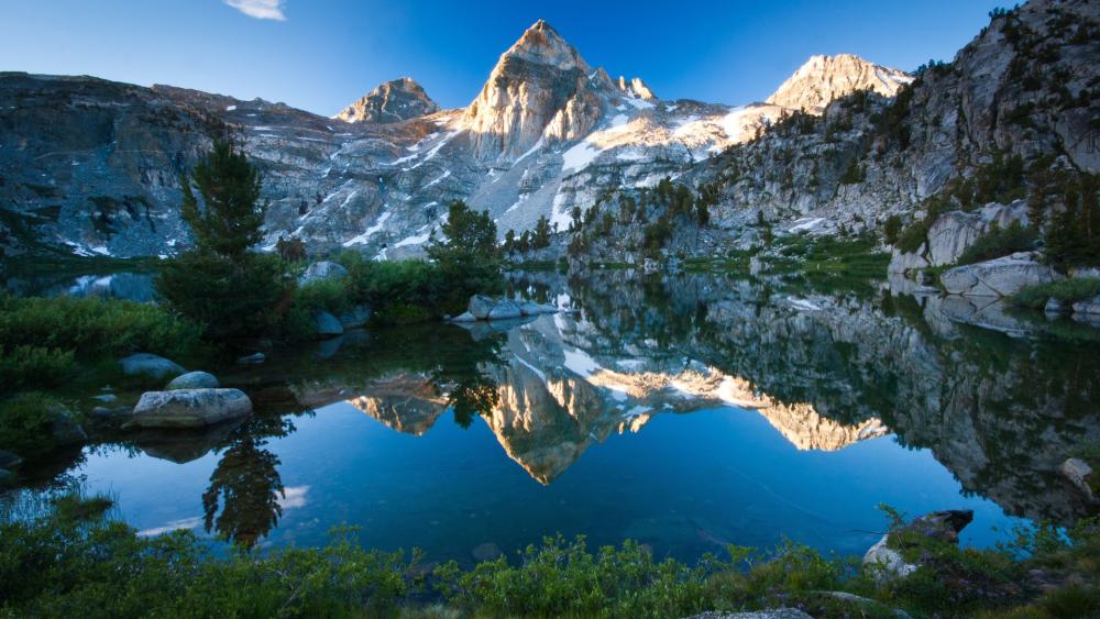 Rae Lakes and the Painted Lady, Kings Canyon National Park wallpaper