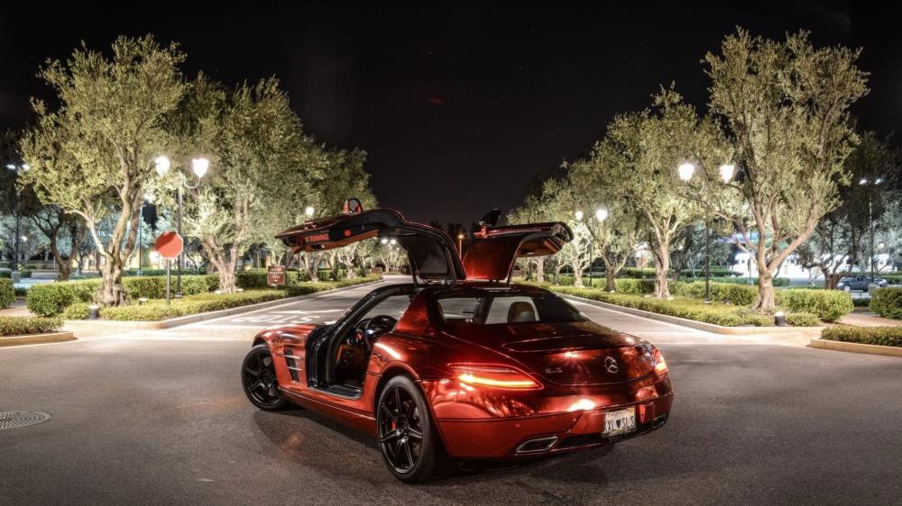 Nighttime Elegance Mercedes-Benz SLS AMG wallpaper