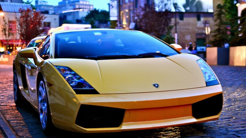 Lamborghini Gallardo in Urban Elegance wallpaper