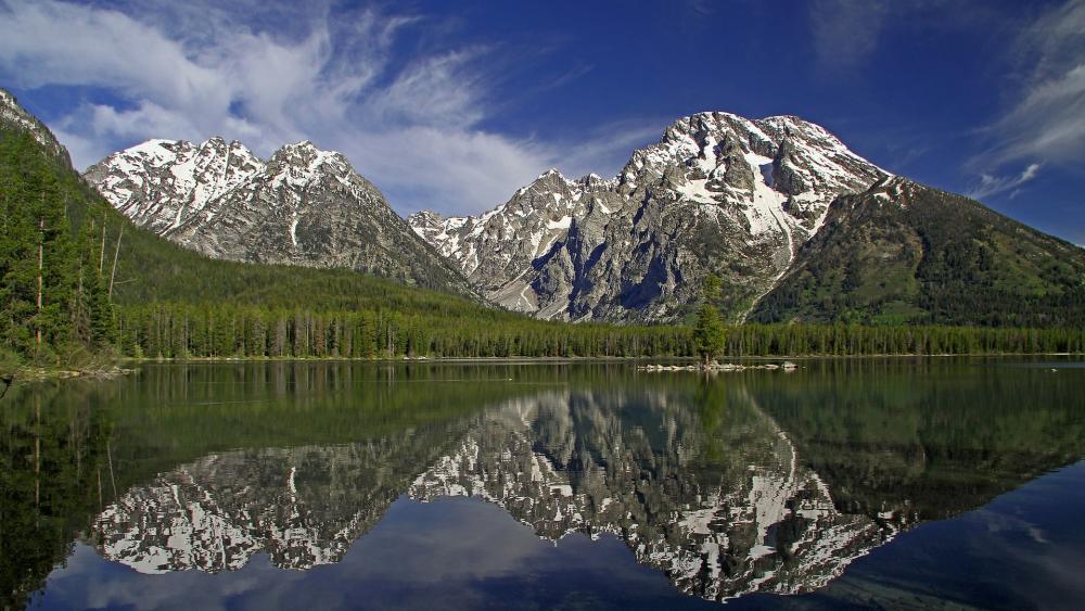 Serene Reflections at String Lake, Wyoming wallpaper