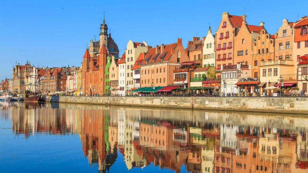 Old Town Gdańsk Reflections wallpaper