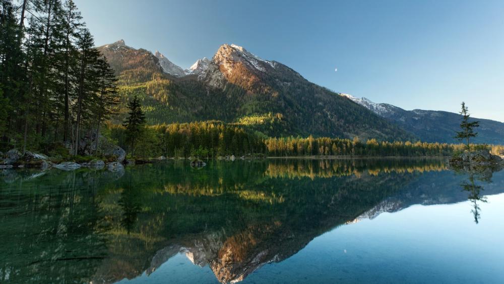 Majestic Mountain and Serene Lake Reflection wallpaper