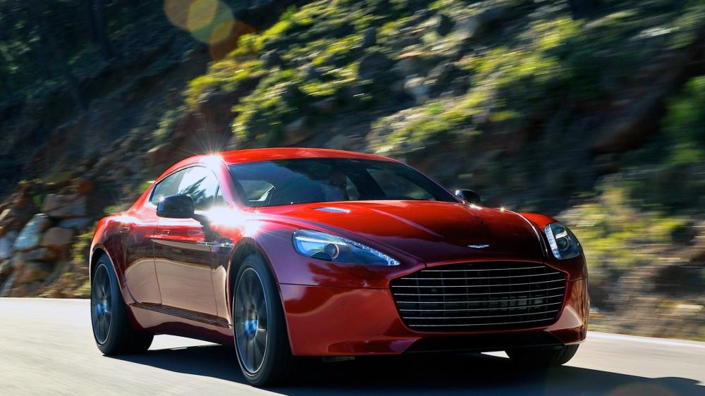 Aston Martin Rapide in Motion wallpaper