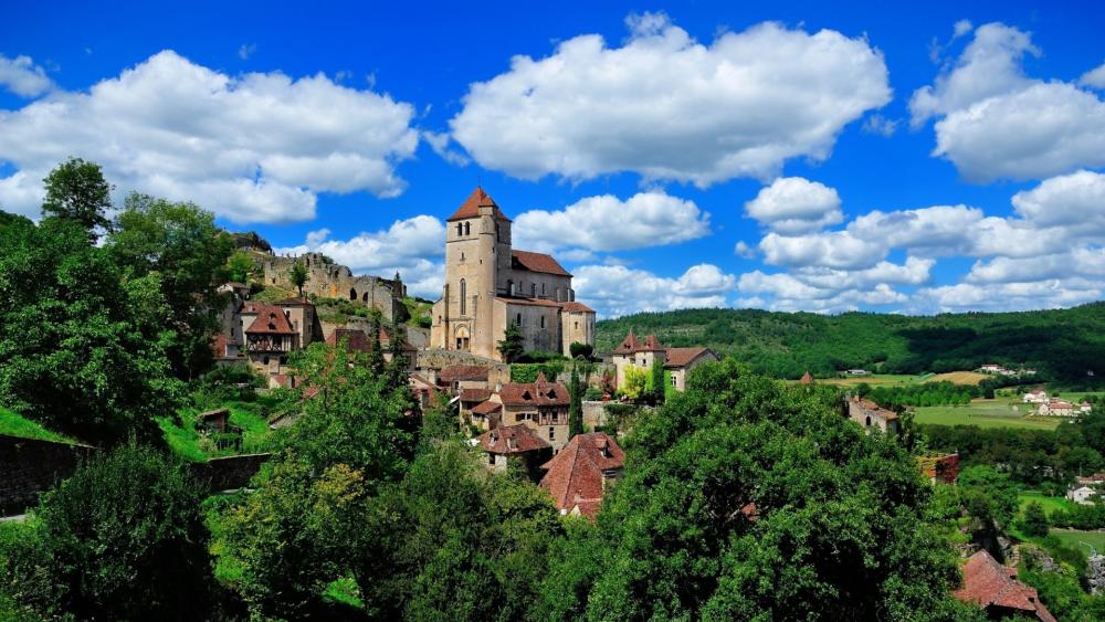 Charming Hillside Village of Saint-Cirq-Lapopie wallpaper