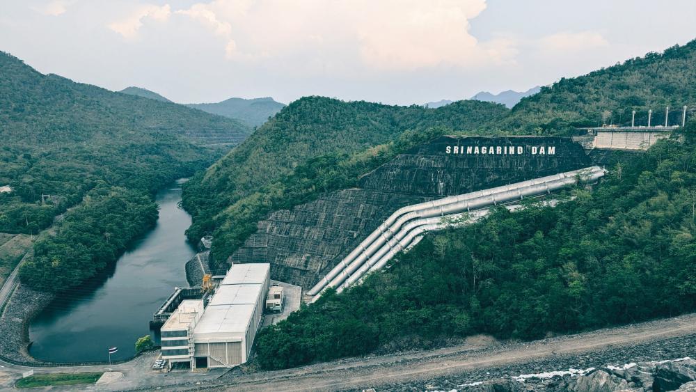 Electricity generating dam wallpaper