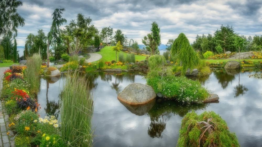 Serene Garden Oasis in Norway wallpaper