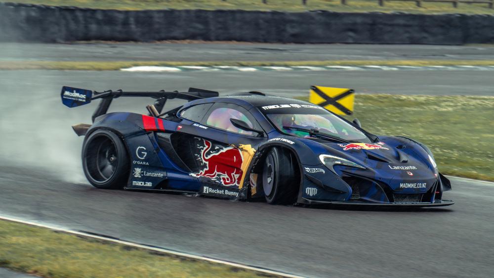 Mad Mike McLaren P1 GTR on Track - backiee