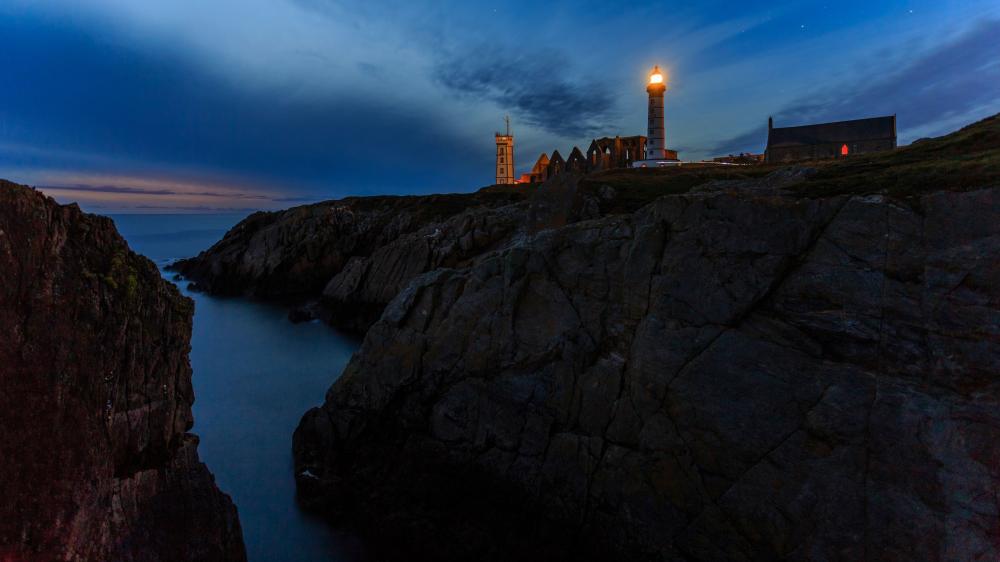 Lighthouse at Twilight in Plougonvelin France wallpaper