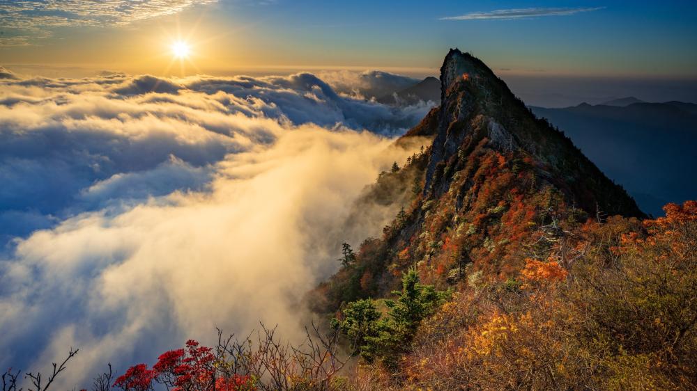 Stunning Sunrise Over Mount Ishizuchi wallpaper