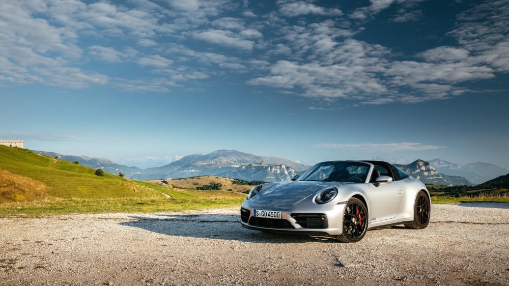 Porsche 911 Targa GTS on Scenic Road wallpaper