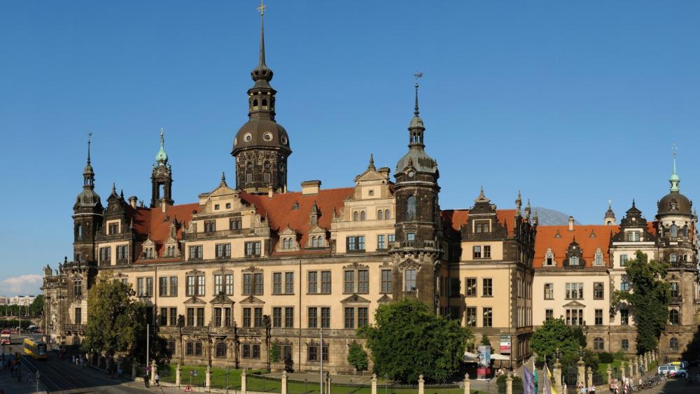 Dresden Castle Majestic View at Sunset wallpaper