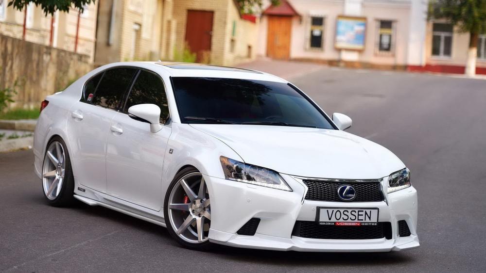 Luxury Lexus on Urban Streets wallpaper