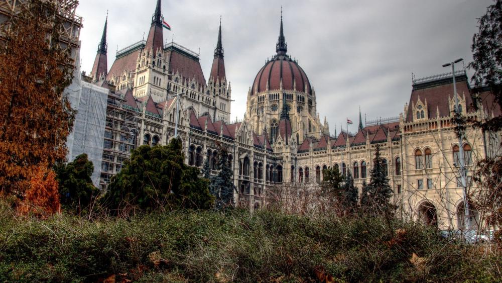 Hungarian Parliament Majestic View wallpaper