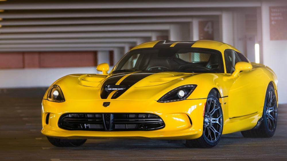 Dodge Viper in Full Throttle wallpaper