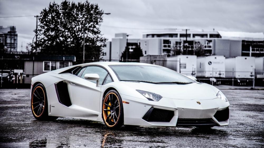 Lamborghini Aventador in Urban Elegance wallpaper