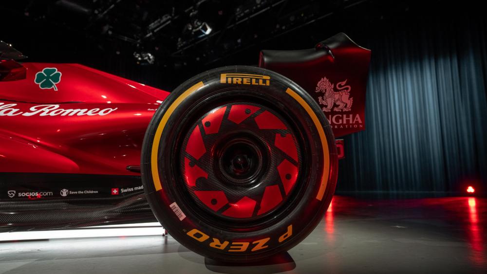 Alfa Romeo Formula One Tire Showcase wallpaper