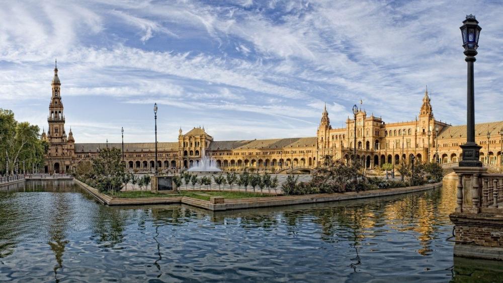 Plaza de España's Majestic Architecture in Seville wallpaper