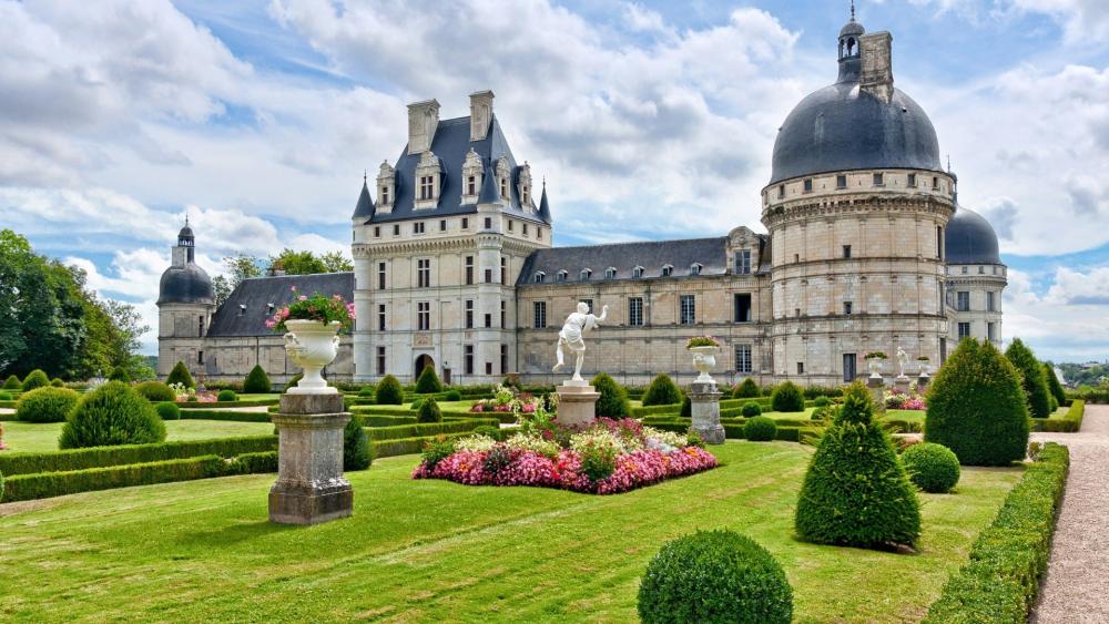 Château de Valençay Elegance and Graceful Gardens wallpaper