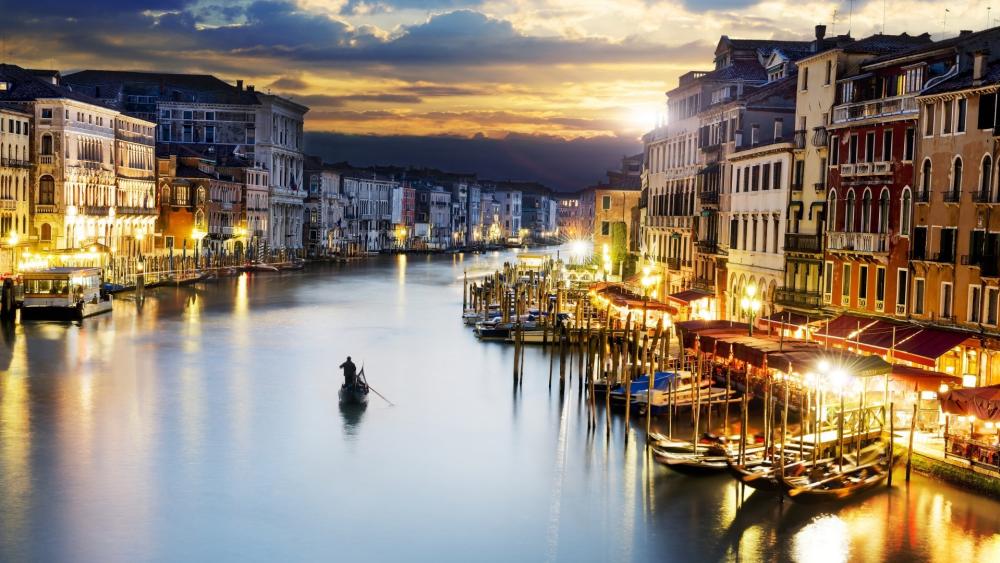 Venetian Sunset Serenity in Motion wallpaper