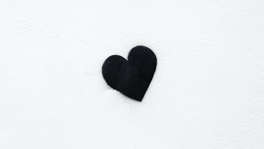 Black Heart Minimalism in Monochrome Elegance wallpaper