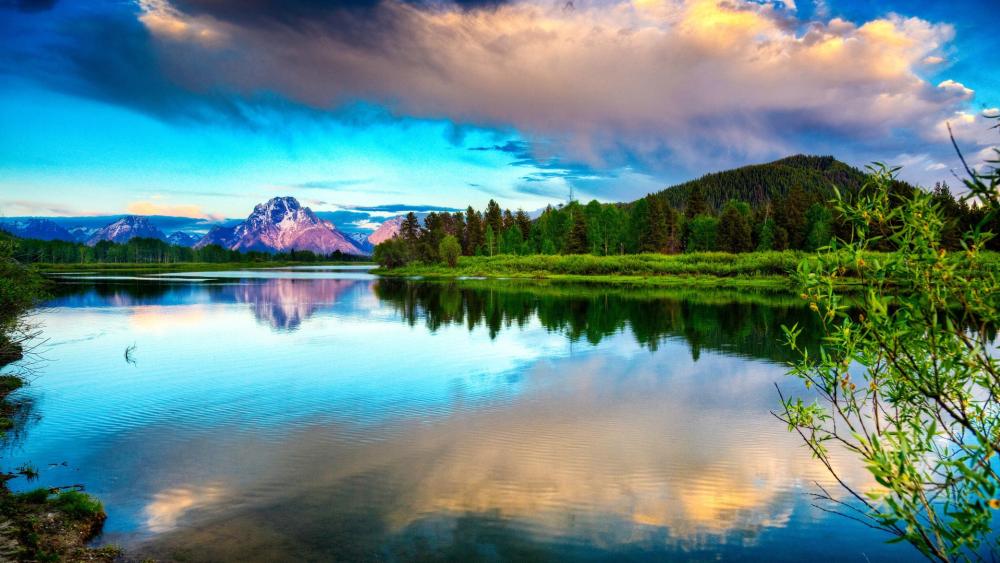Serene Mountain Lake at Sunrise wallpaper