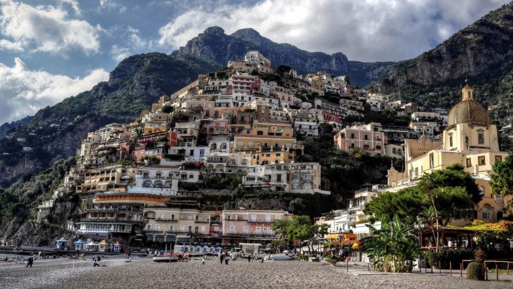 Positano's Enchanting Coastal Beauty wallpaper