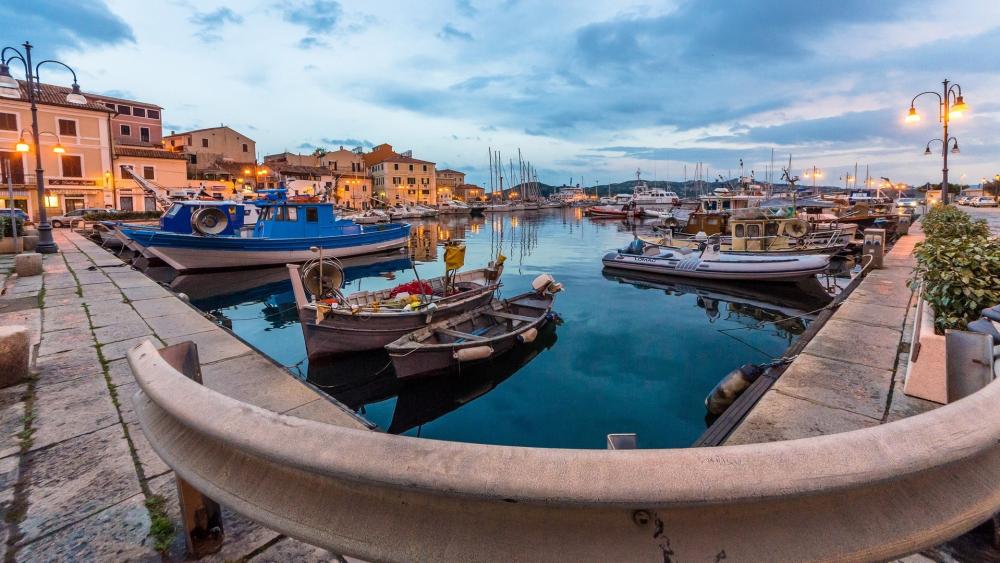 Serene Evening at Cala Gavetta Harbor wallpaper