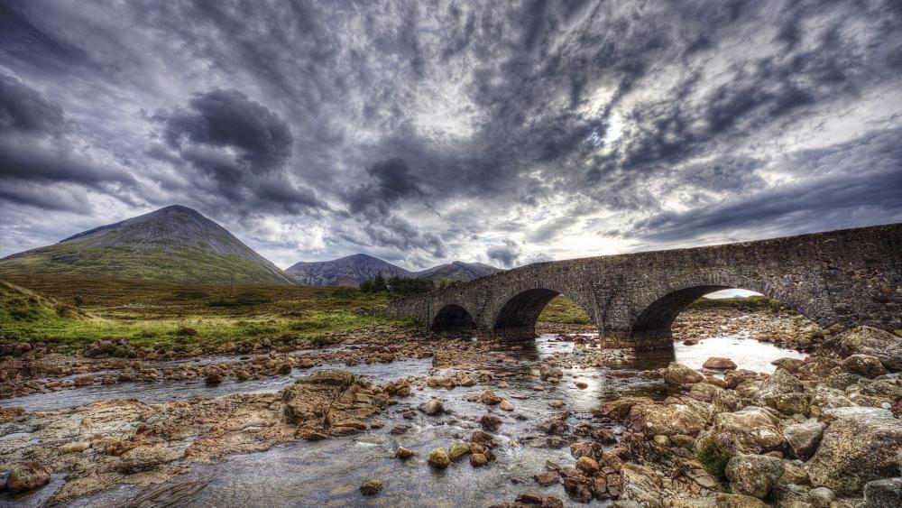 Sligachan Old Bridge Amidst Majestic Skye Scenery wallpaper