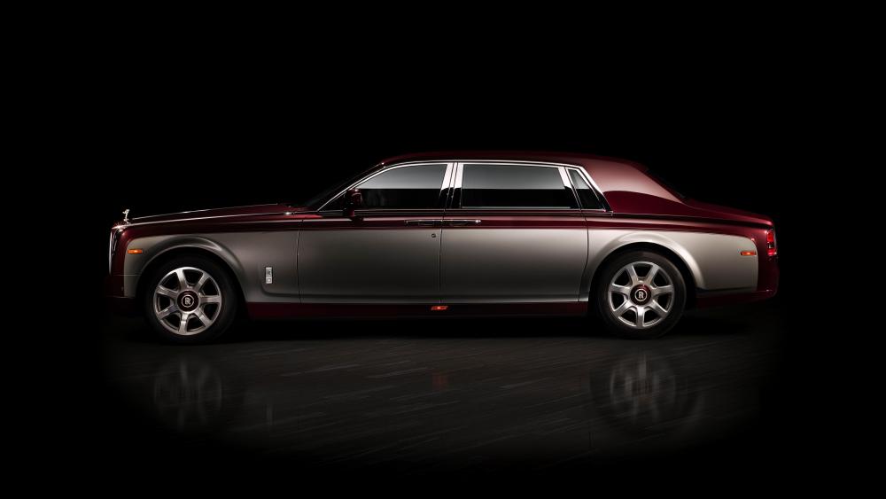 Rolls-Royce Phantom Elegance in Motion wallpaper