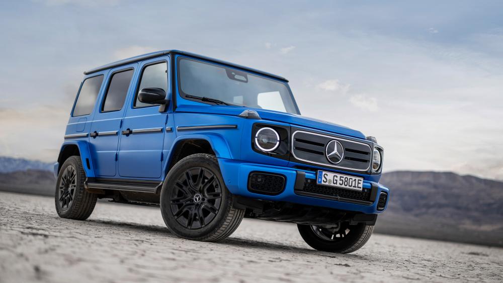 Mercedes-Benz G-Class in Desert Landscape wallpaper