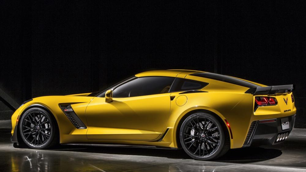 Chevrolet Corvette Stingray in Golden Splendor wallpaper