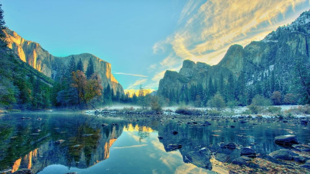 Mist Over Yosemite Valley's Stunning Peaks wallpaper