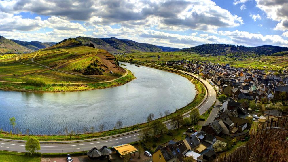 Scenic View of Moselle River Bend wallpaper