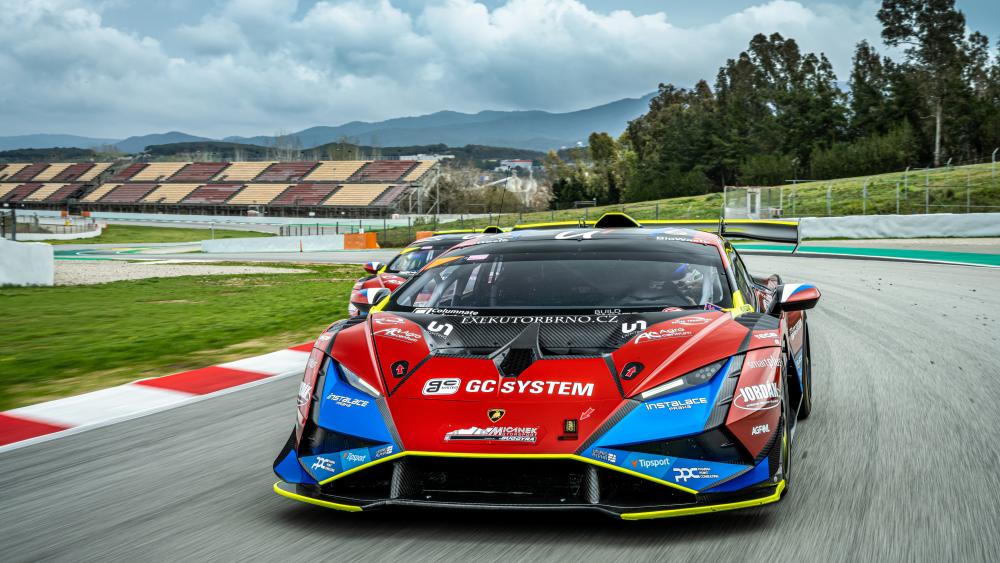 Lamborghini Huracán Super Trofeo on the Racing Circuit wallpaper