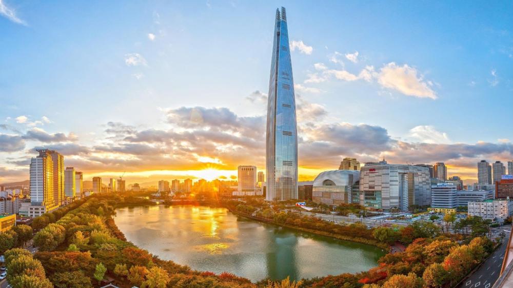 Lotte World Tower at Sunset in Seoul's Skyline wallpaper