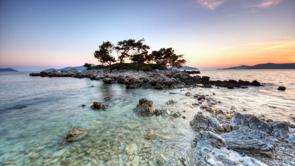 Serenity by the Seashore during Twilight wallpaper