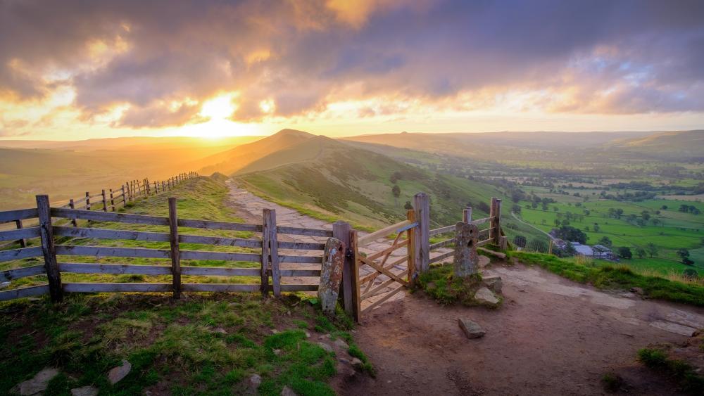 Sunrise at Mam Tor in Peak District National Park wallpaper