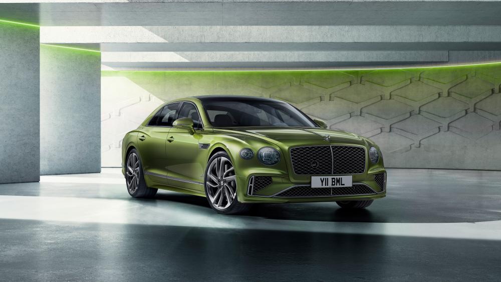 Bentley Flying Spur in Elegant Luxurious Green wallpaper