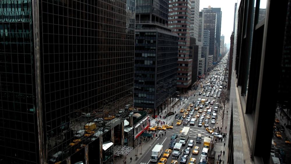 Manhattan Streets Bustling with Traffic wallpaper