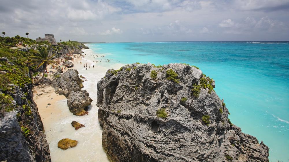 Tulum's Coastal Paradise wallpaper