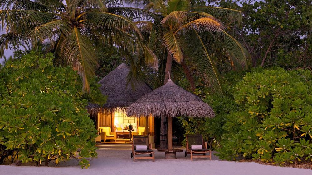 Tropical Paradise Escape in Komandoo, Maldives wallpaper