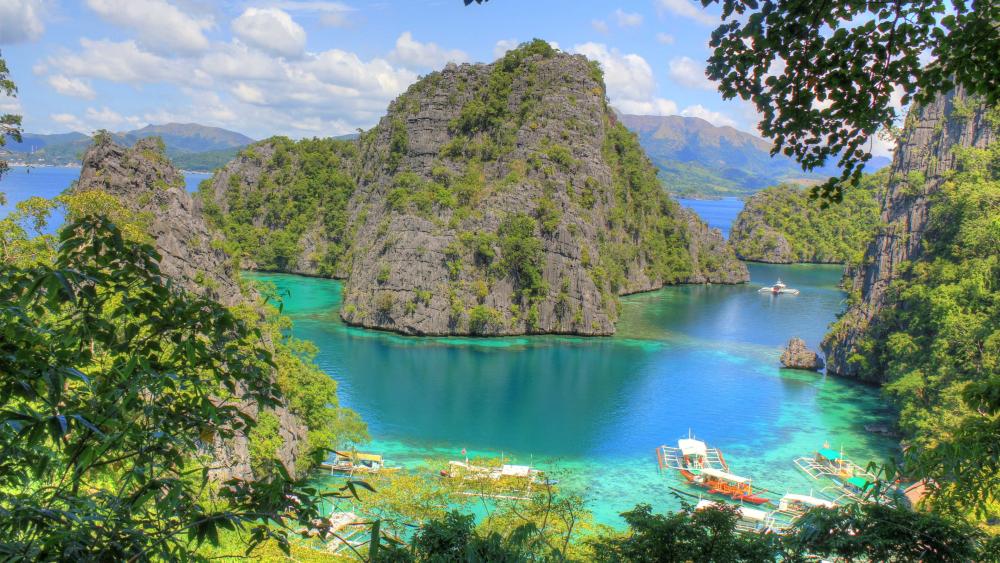Breathtaking Coron Island Turquoise Oasis wallpaper
